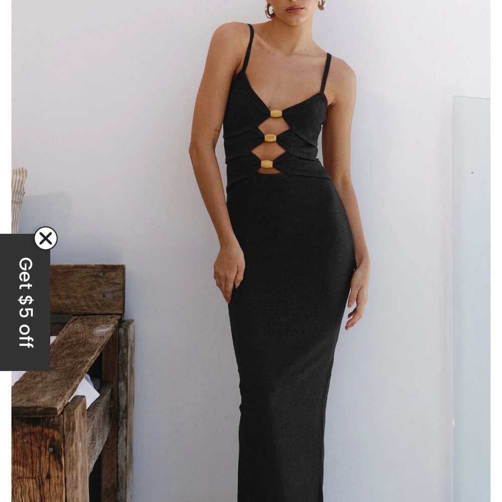 Elegant Black Sleeveless Dress